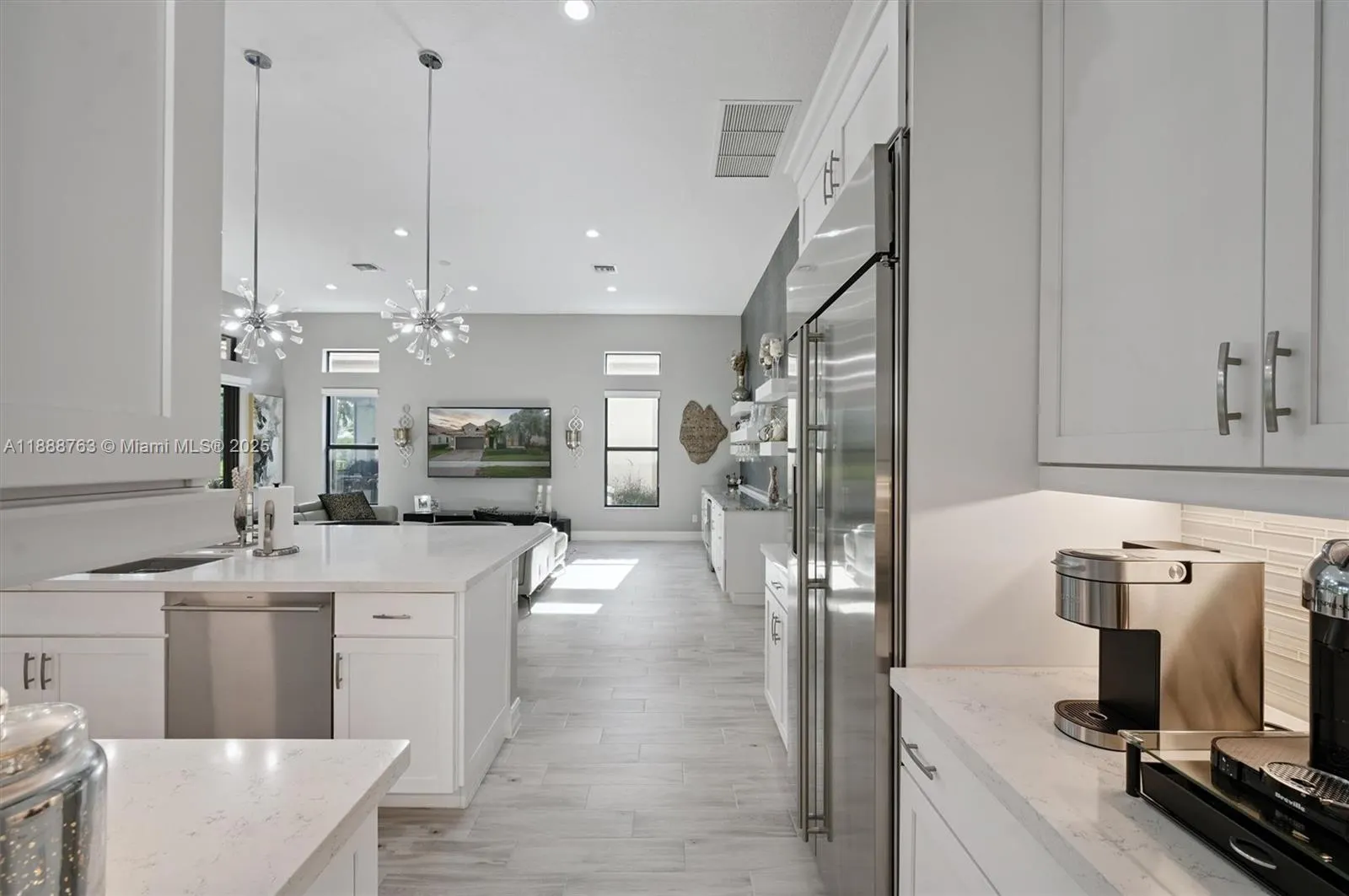 12065 N Kalmar Cir
