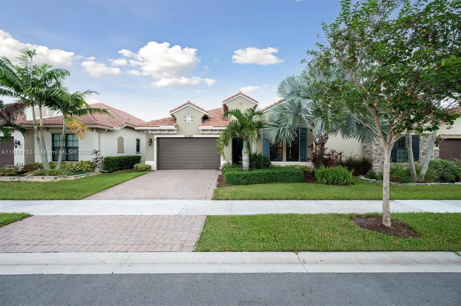 12065 N Kalmar Cir