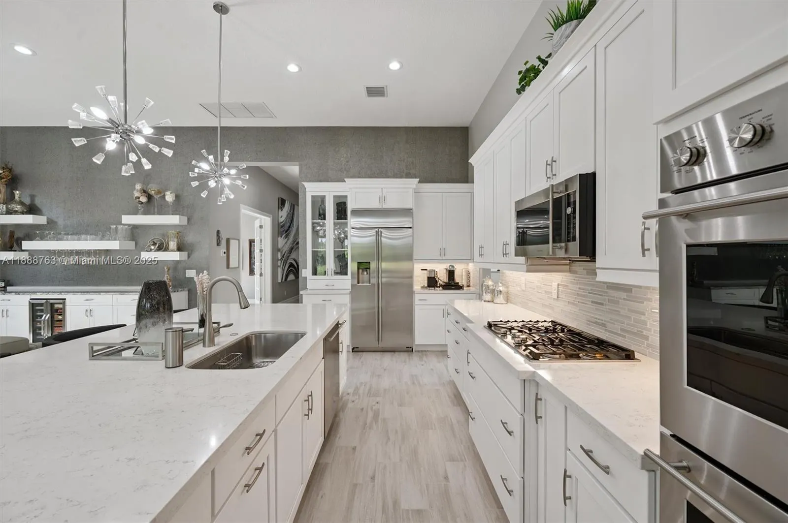 12065 N Kalmar Cir