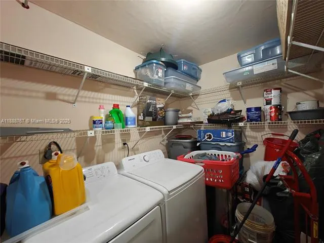 601 Ives Dairy Rd, #101-8