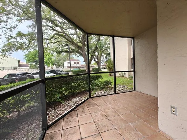 601 Ives Dairy Rd, #101-8