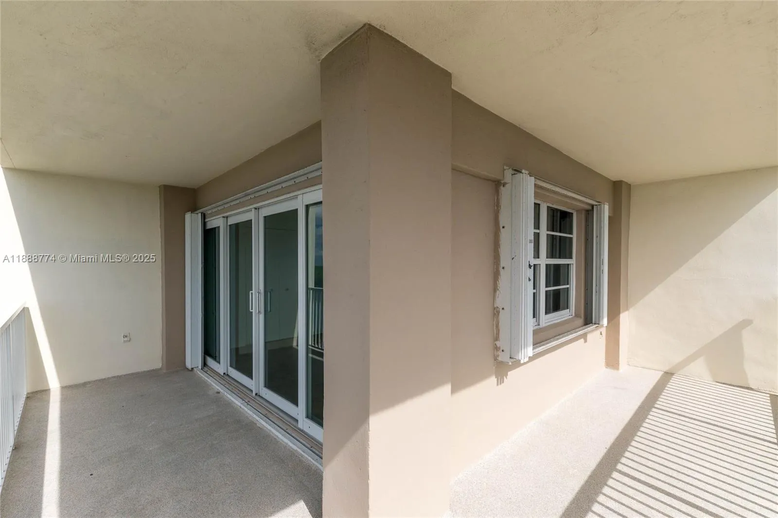 300 Bayview Dr, #716