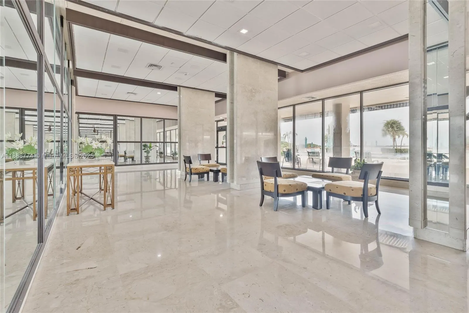300 Bayview Dr, #716