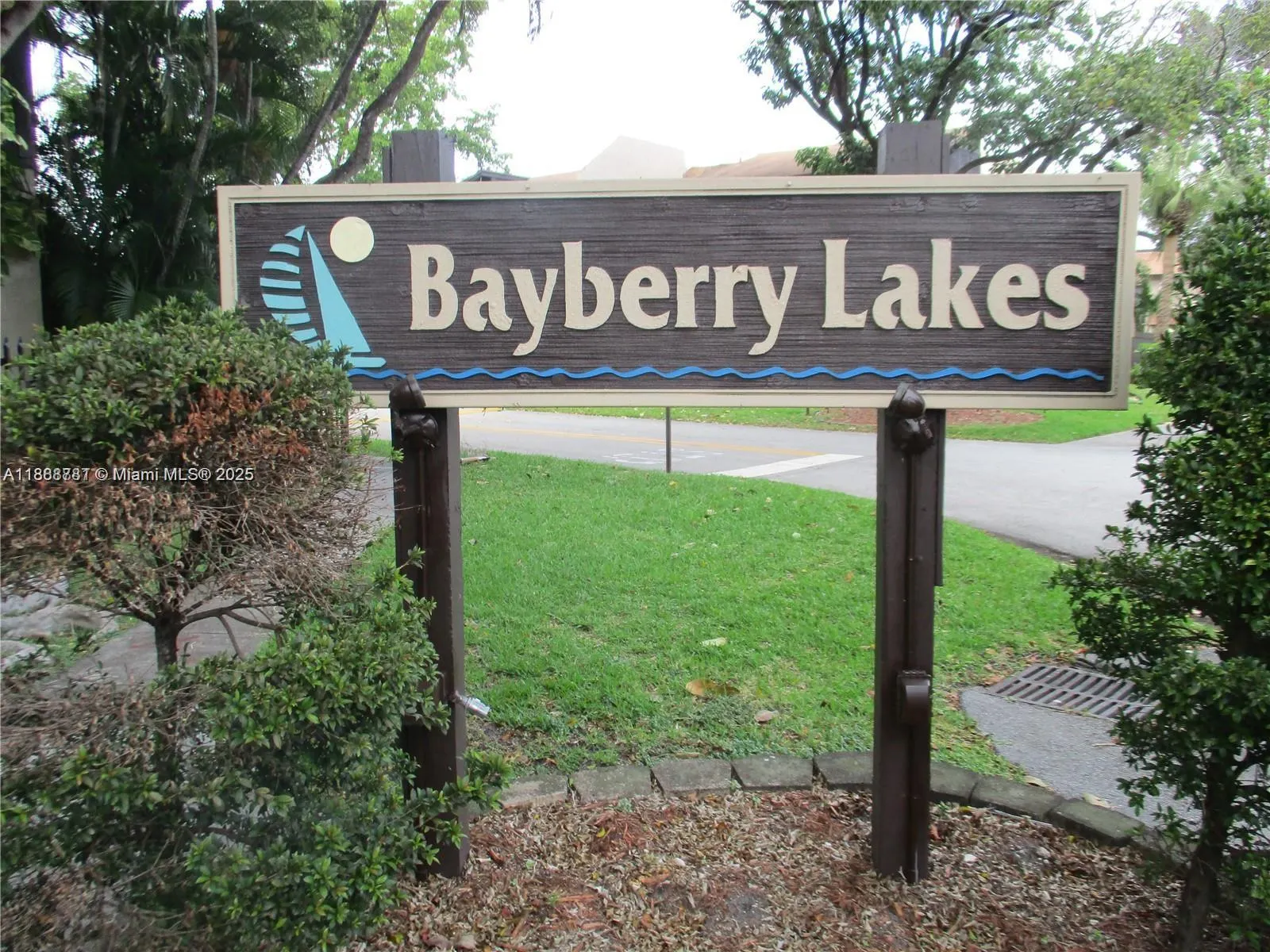 1760 Bayberry Dr