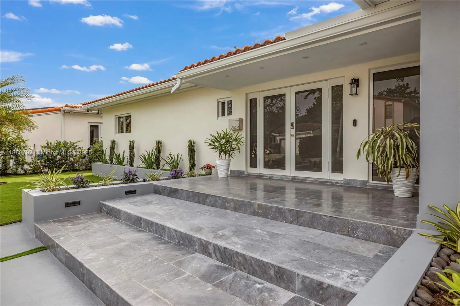 3504 Crystal View Ct