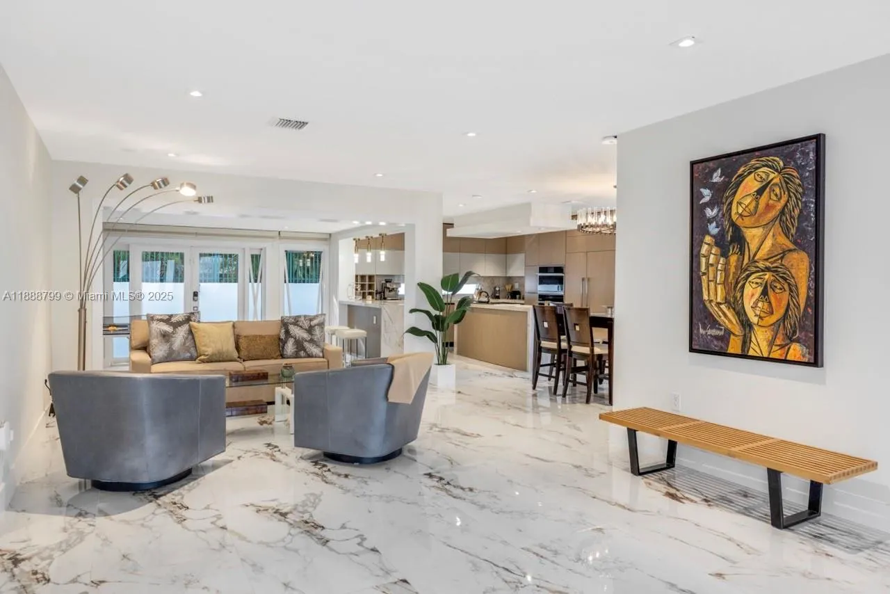3504 Crystal View Ct