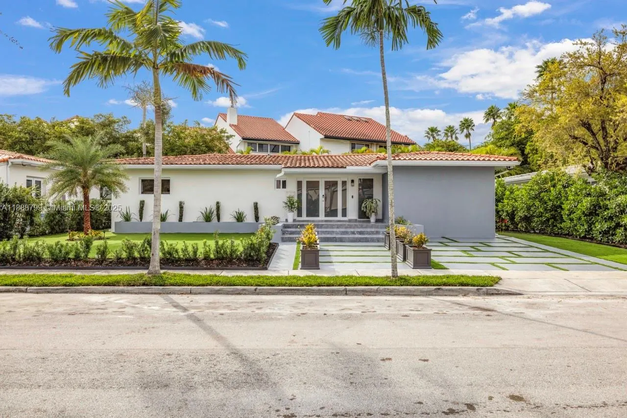 3504 Crystal View Ct