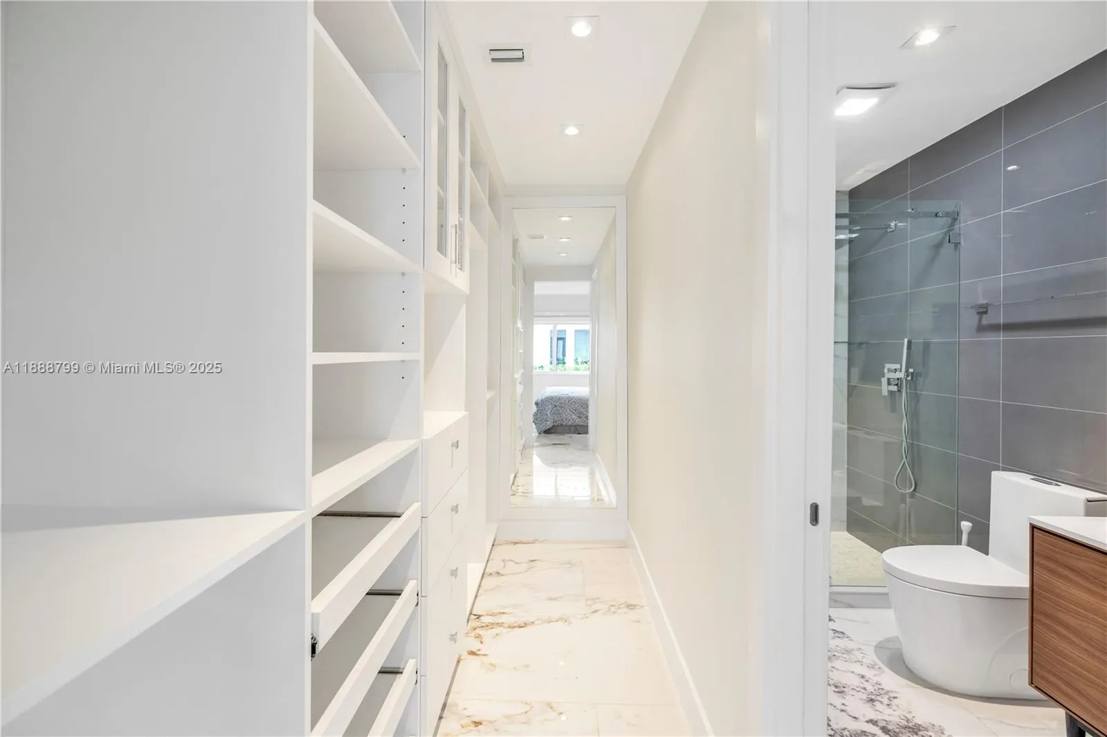 3504 Crystal View Ct