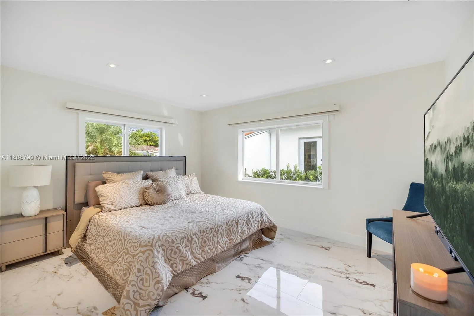 3504 Crystal View Ct