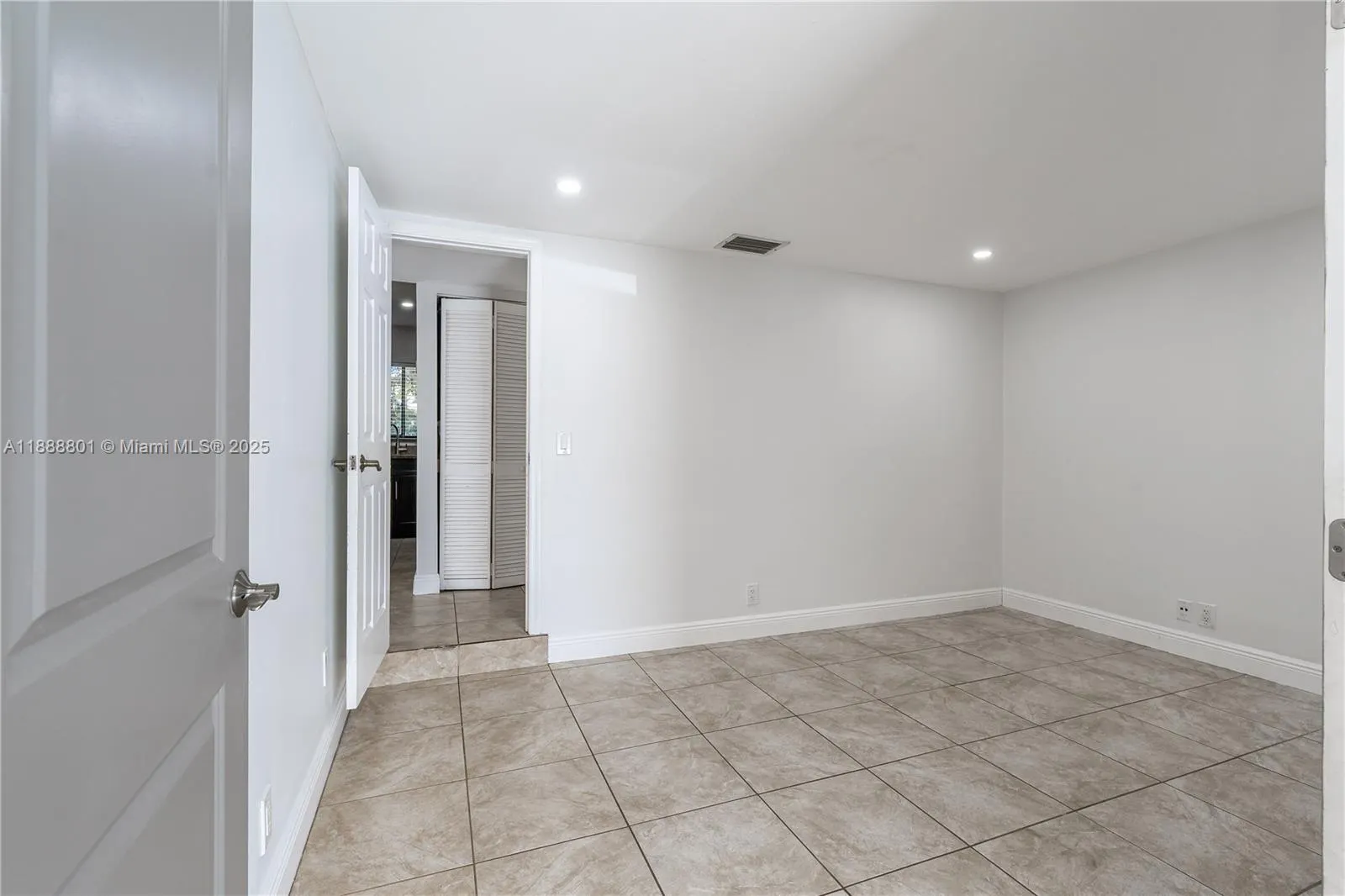 3930 SW 82nd Ter