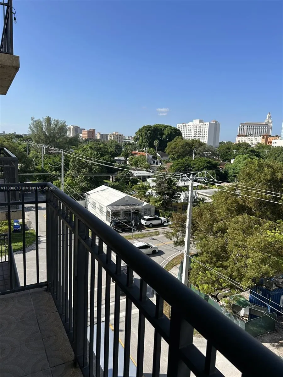 3590 Coral Way, #609