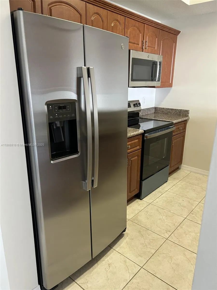 3590 Coral Way, #609