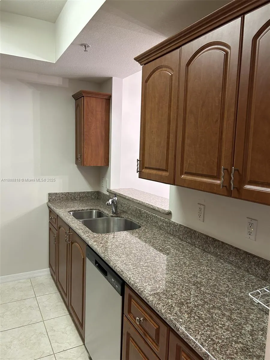 3590 Coral Way, #609