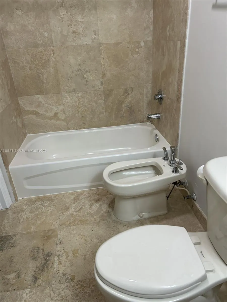 3590 Coral Way, #609