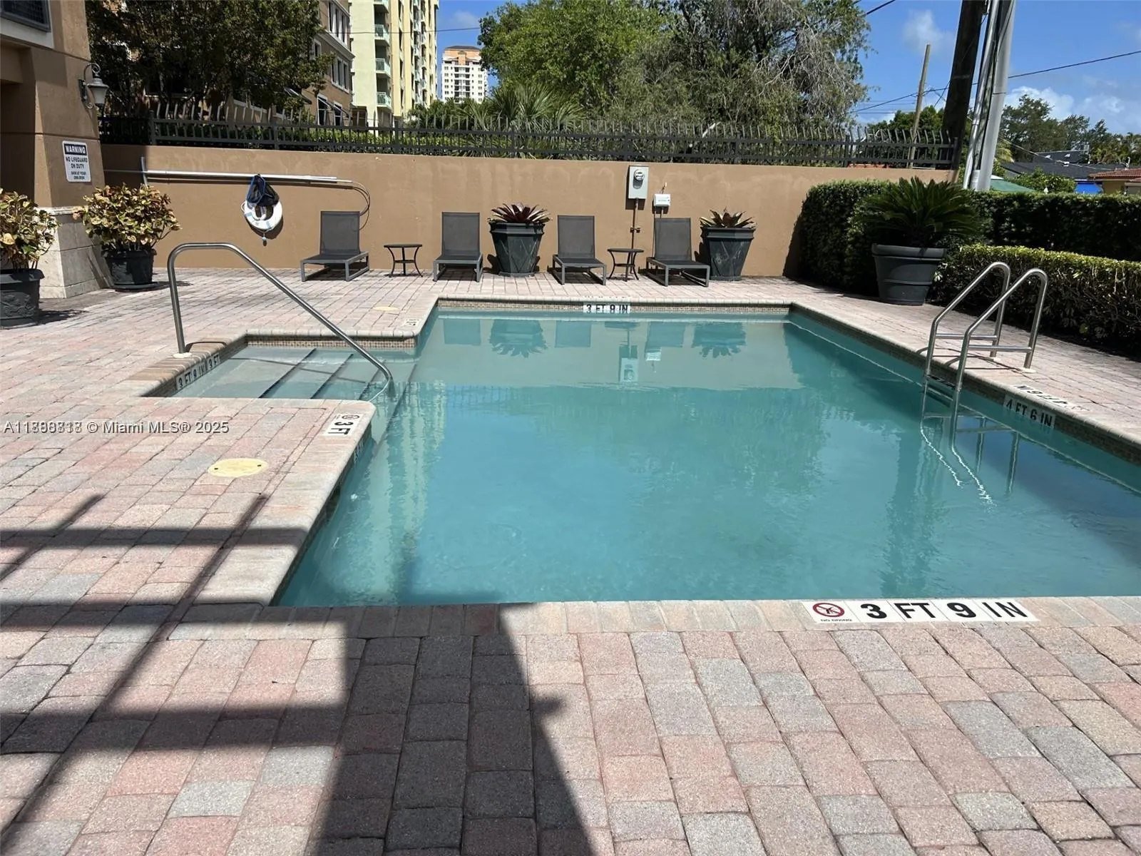 3590 Coral Way, #609