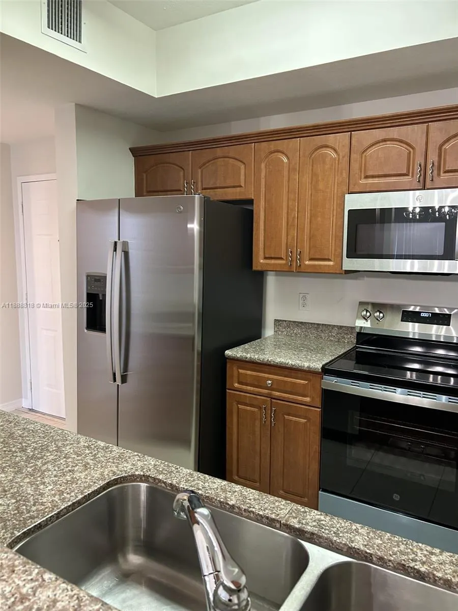 3590 Coral Way, #609