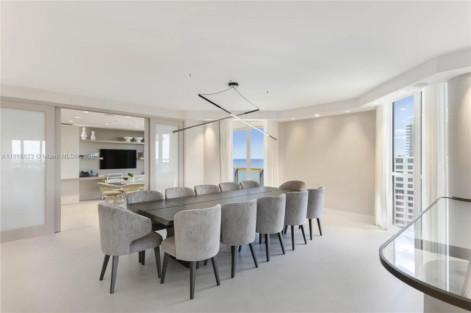 9999 Collins Ave, #19K