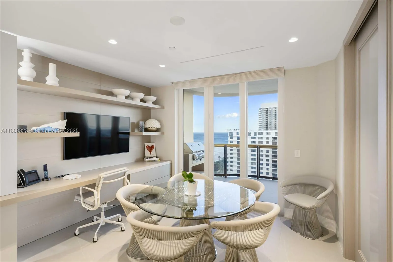9999 Collins Ave, #19K