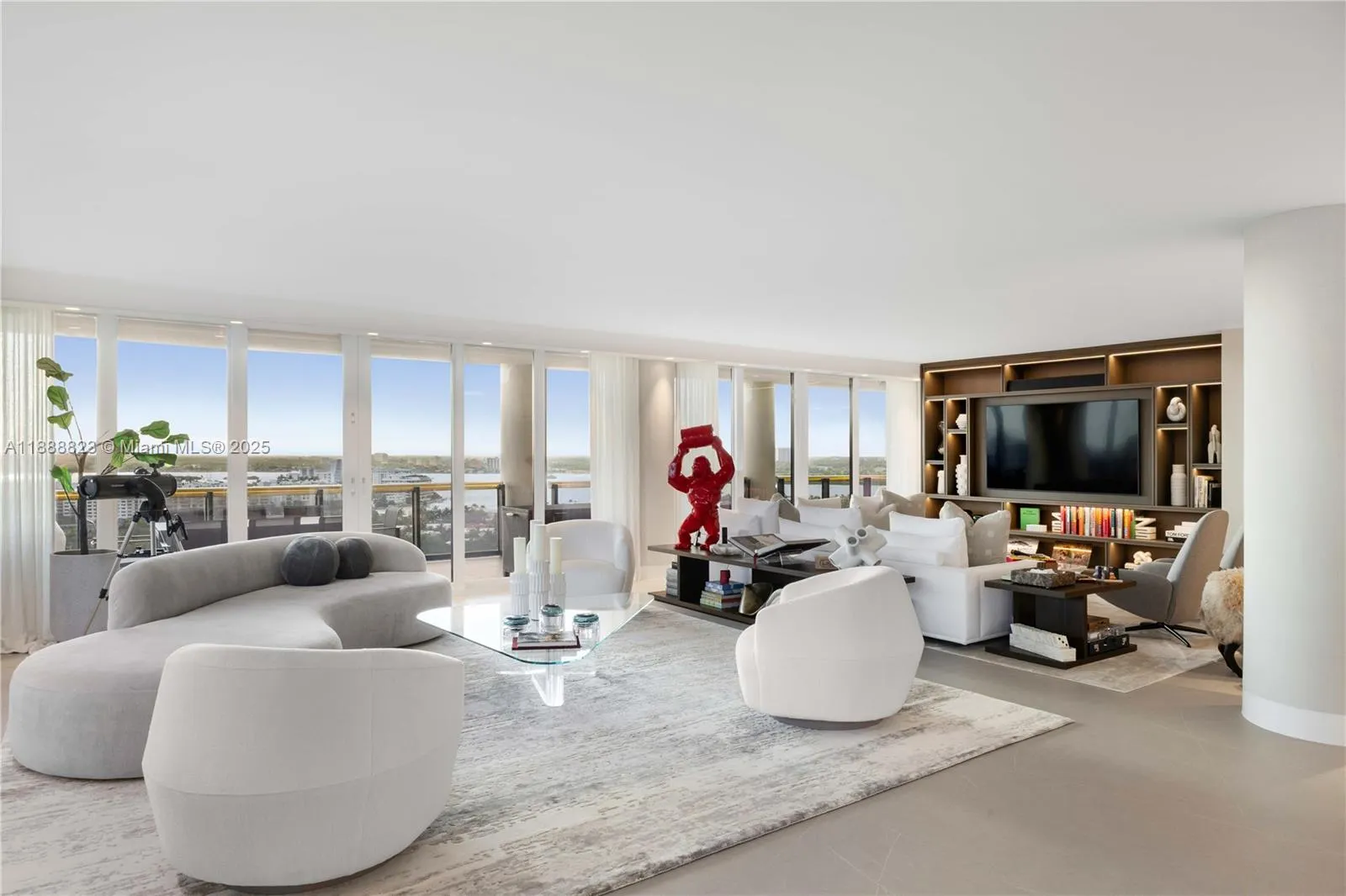 9999 Collins Ave, #19K