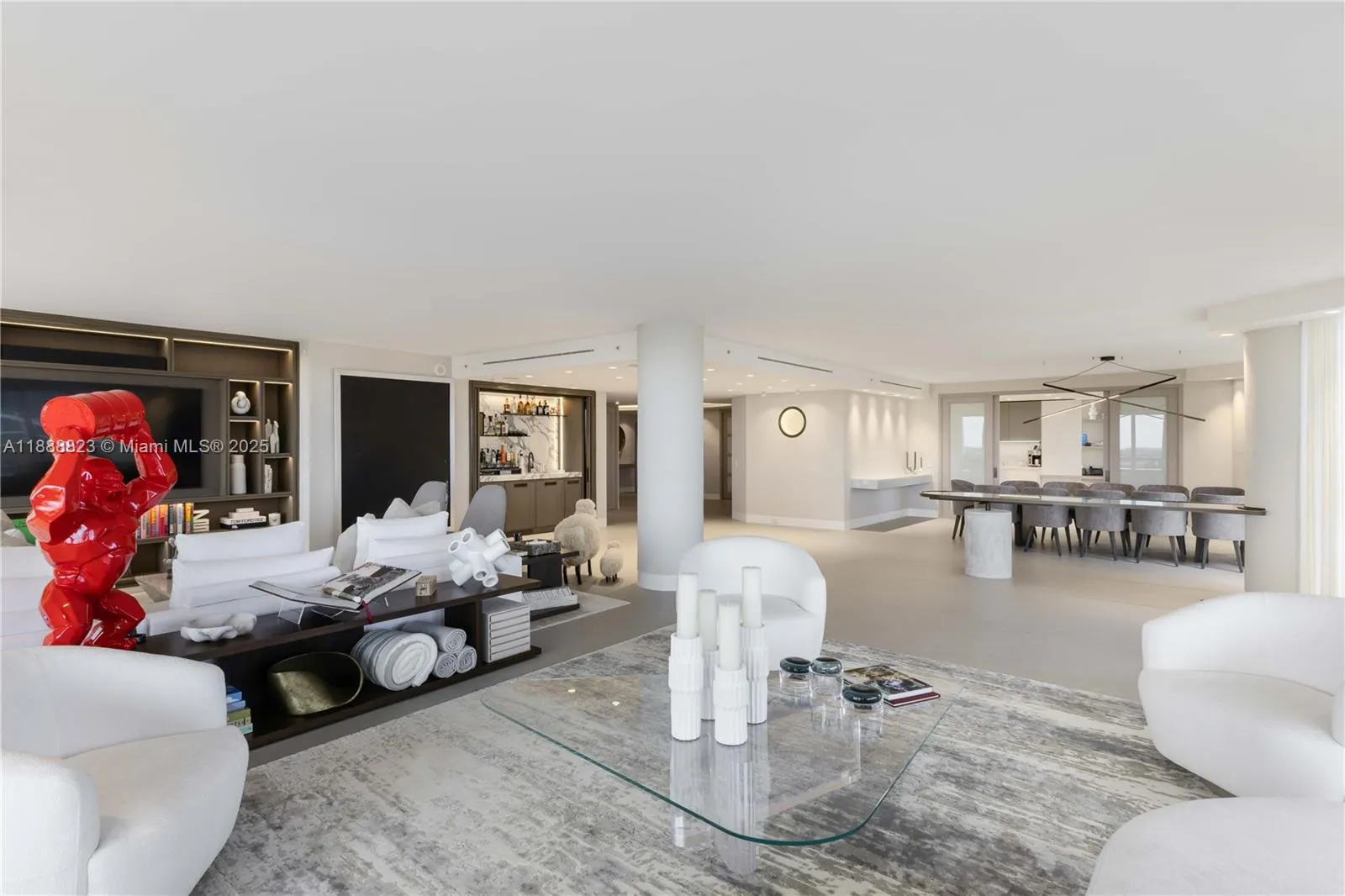 9999 Collins Ave, #19K