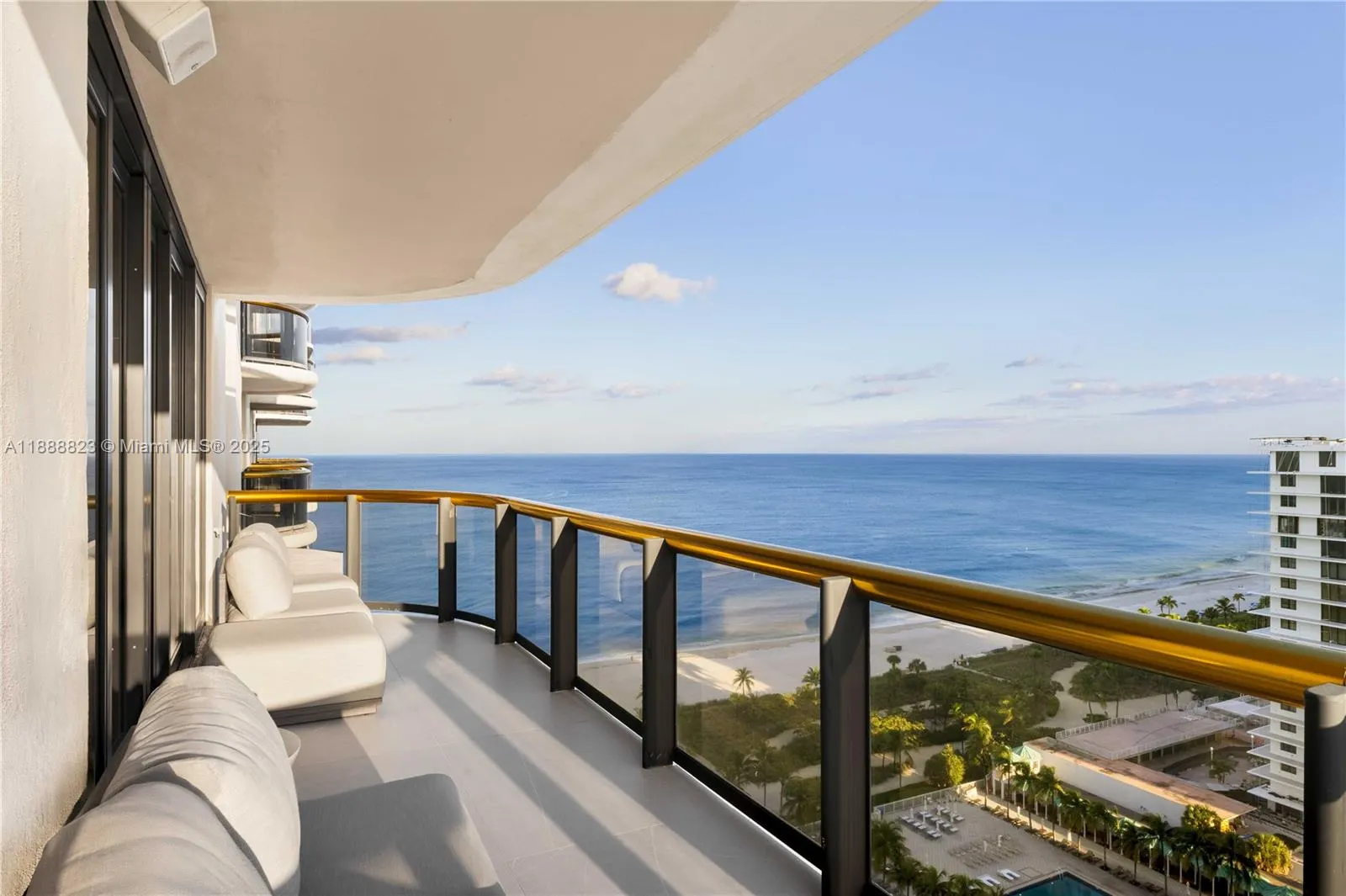 9999 Collins Ave, #19K