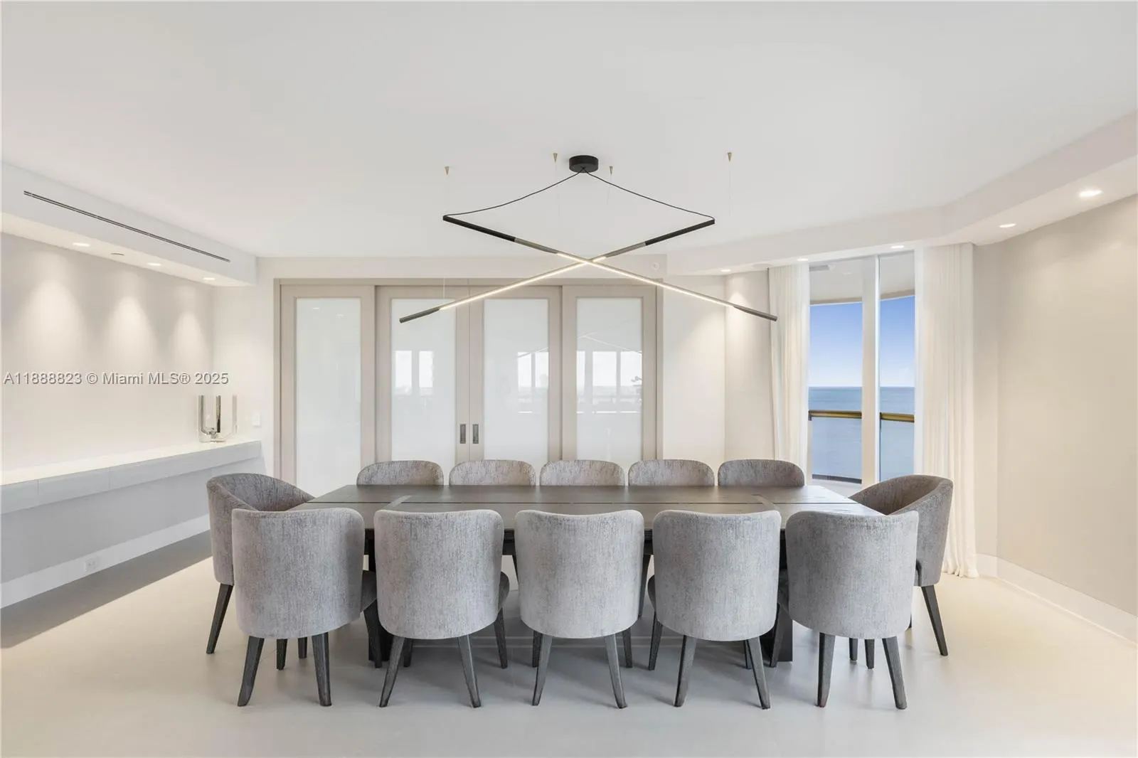 9999 Collins Ave, #19K