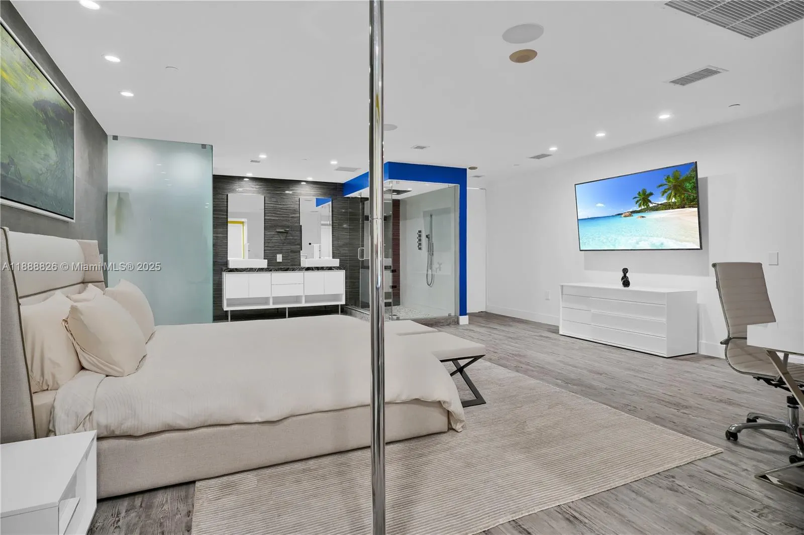 1100 Biscayne Blvd, #PH6302