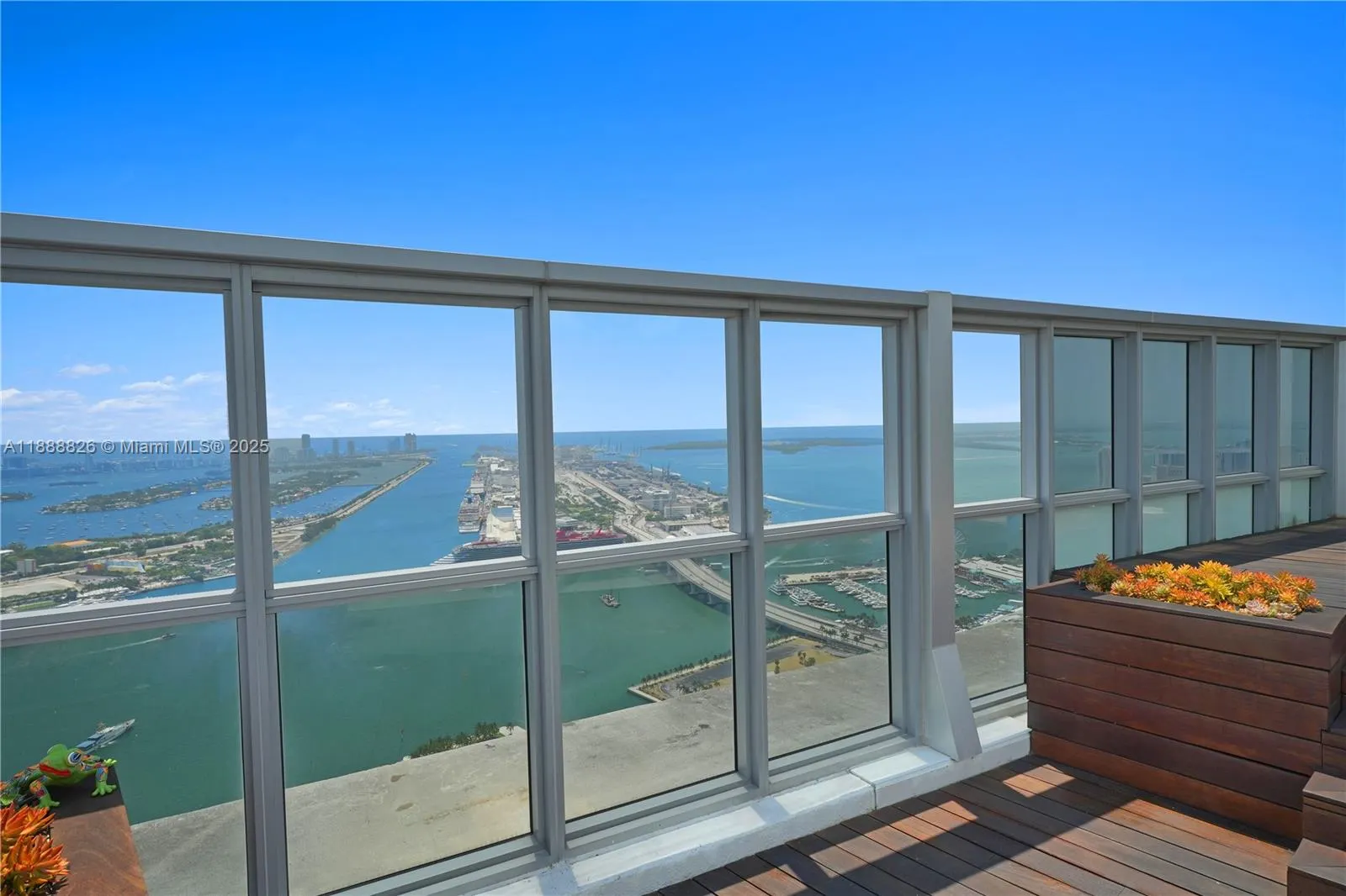 1100 Biscayne Blvd, #PH6302