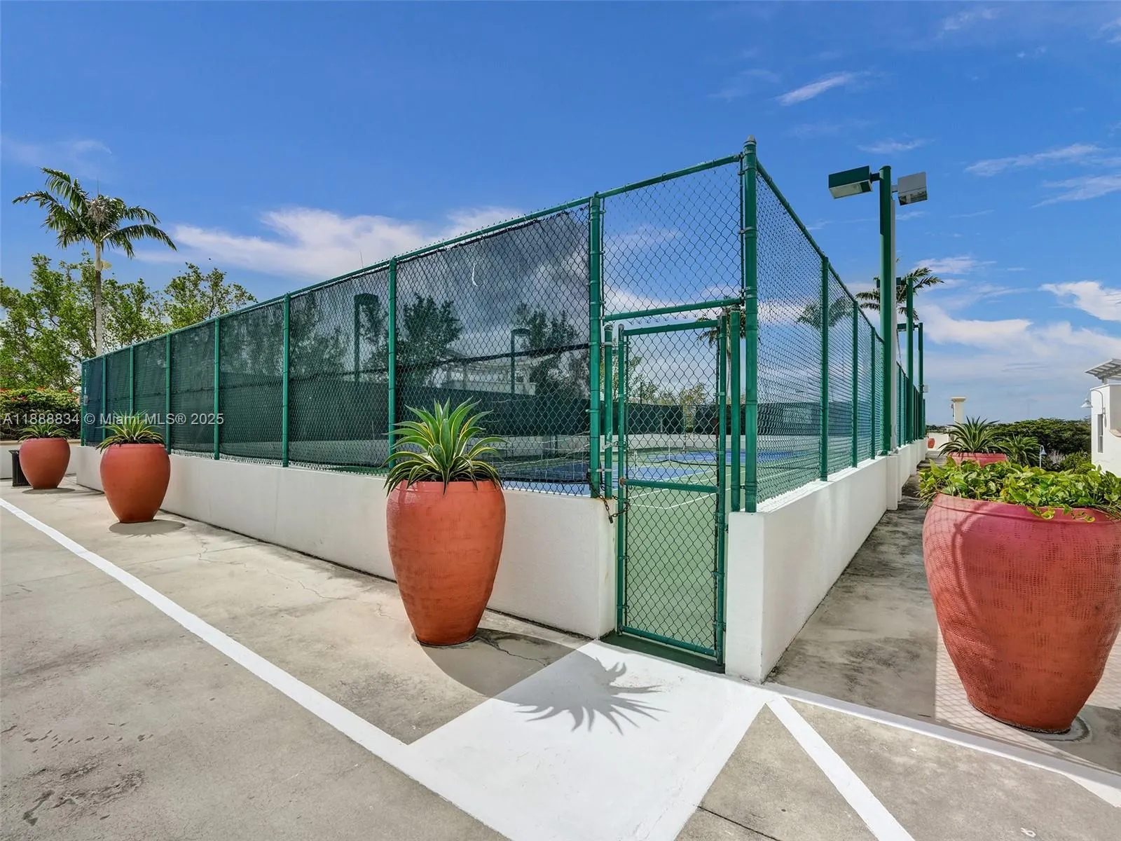 2681 N Flamingo Rd, #605S