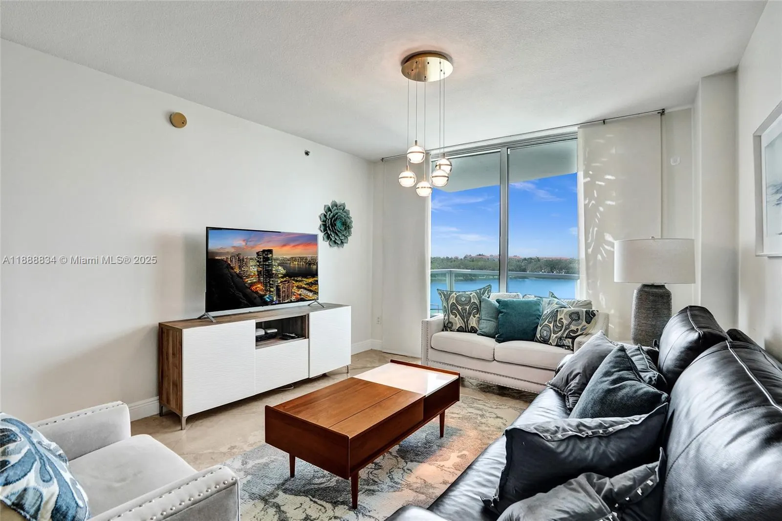2681 N Flamingo Rd, #605S