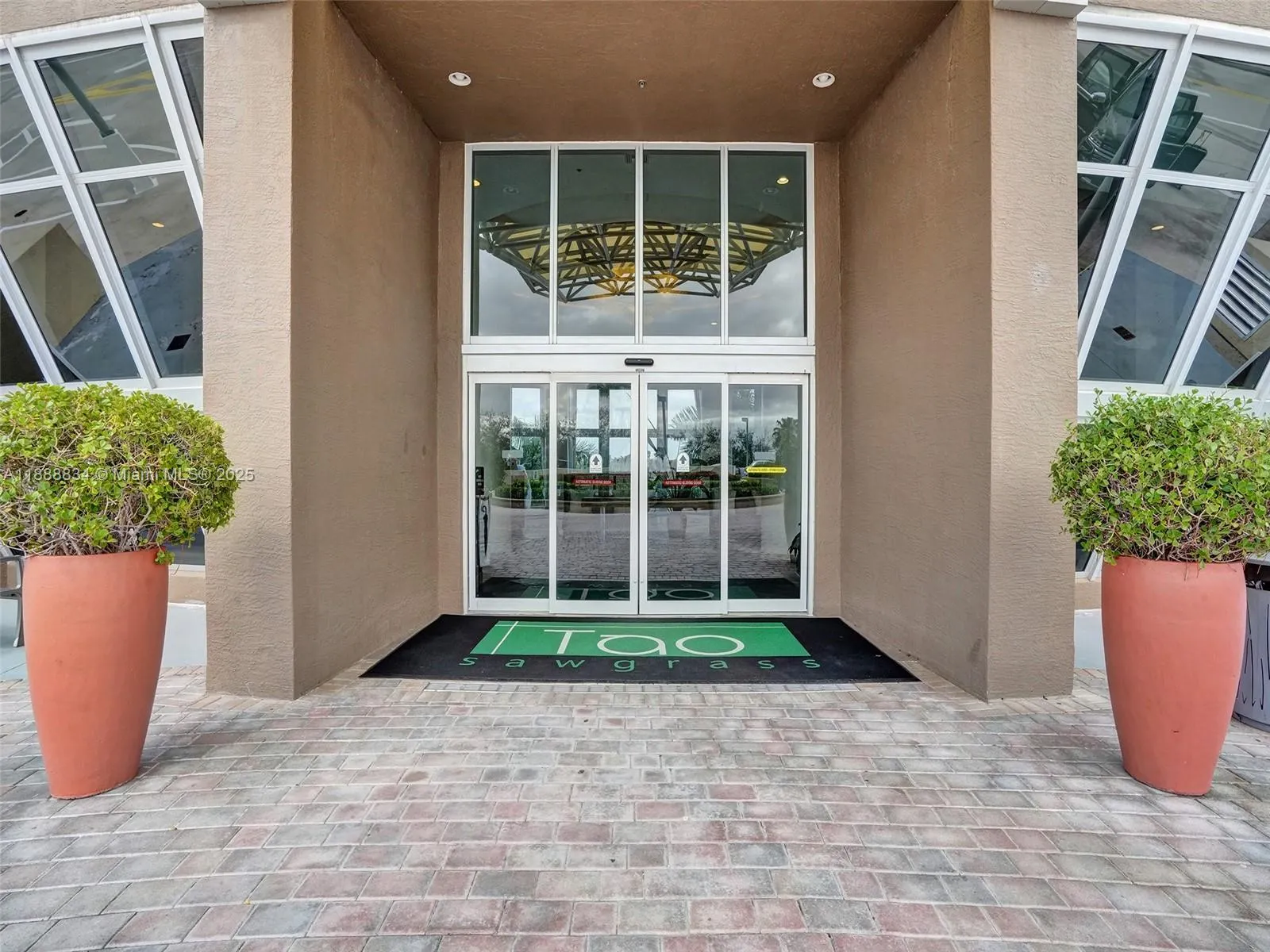 2681 N Flamingo Rd, #605S