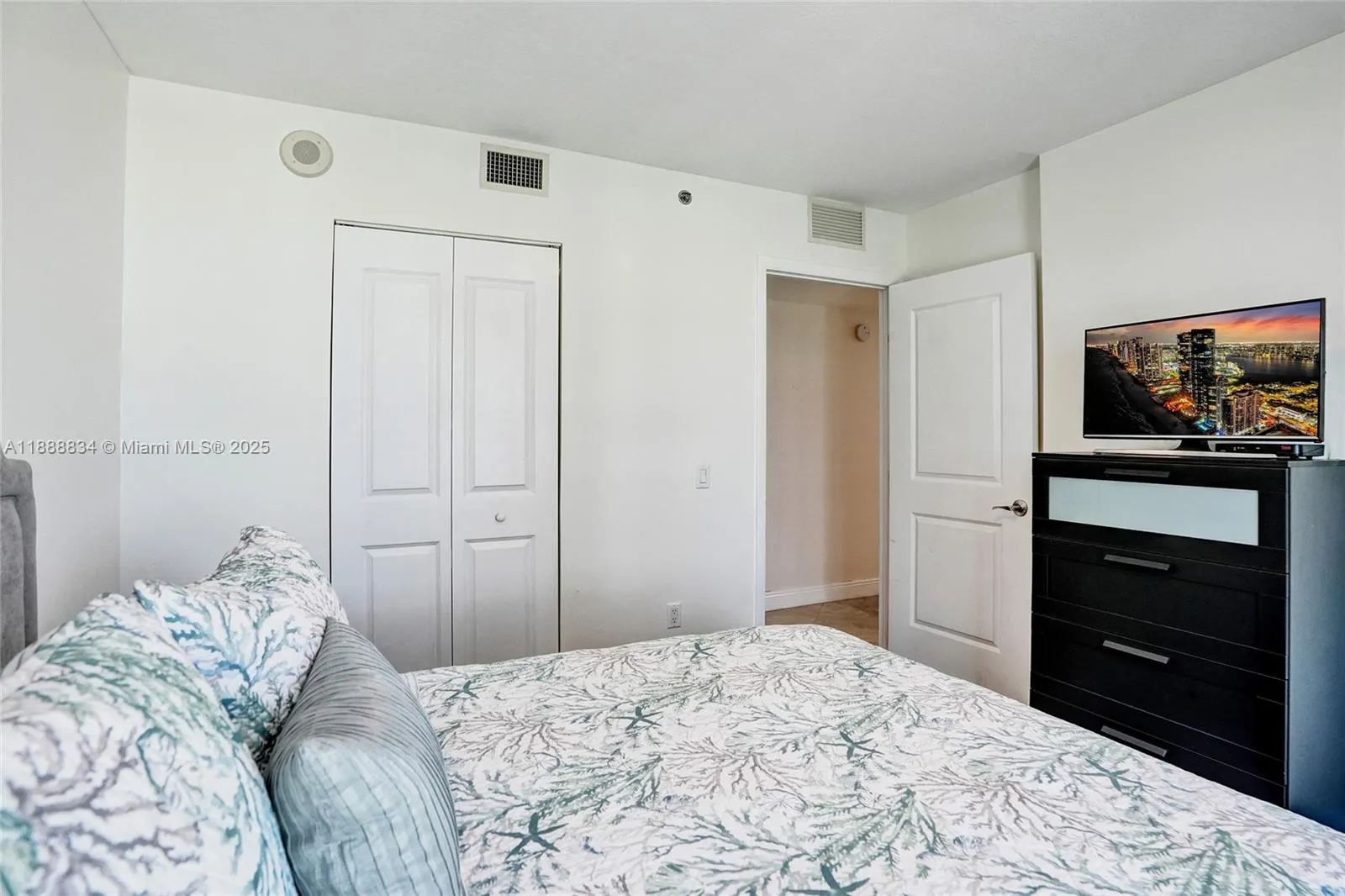 2681 N Flamingo Rd, #605S