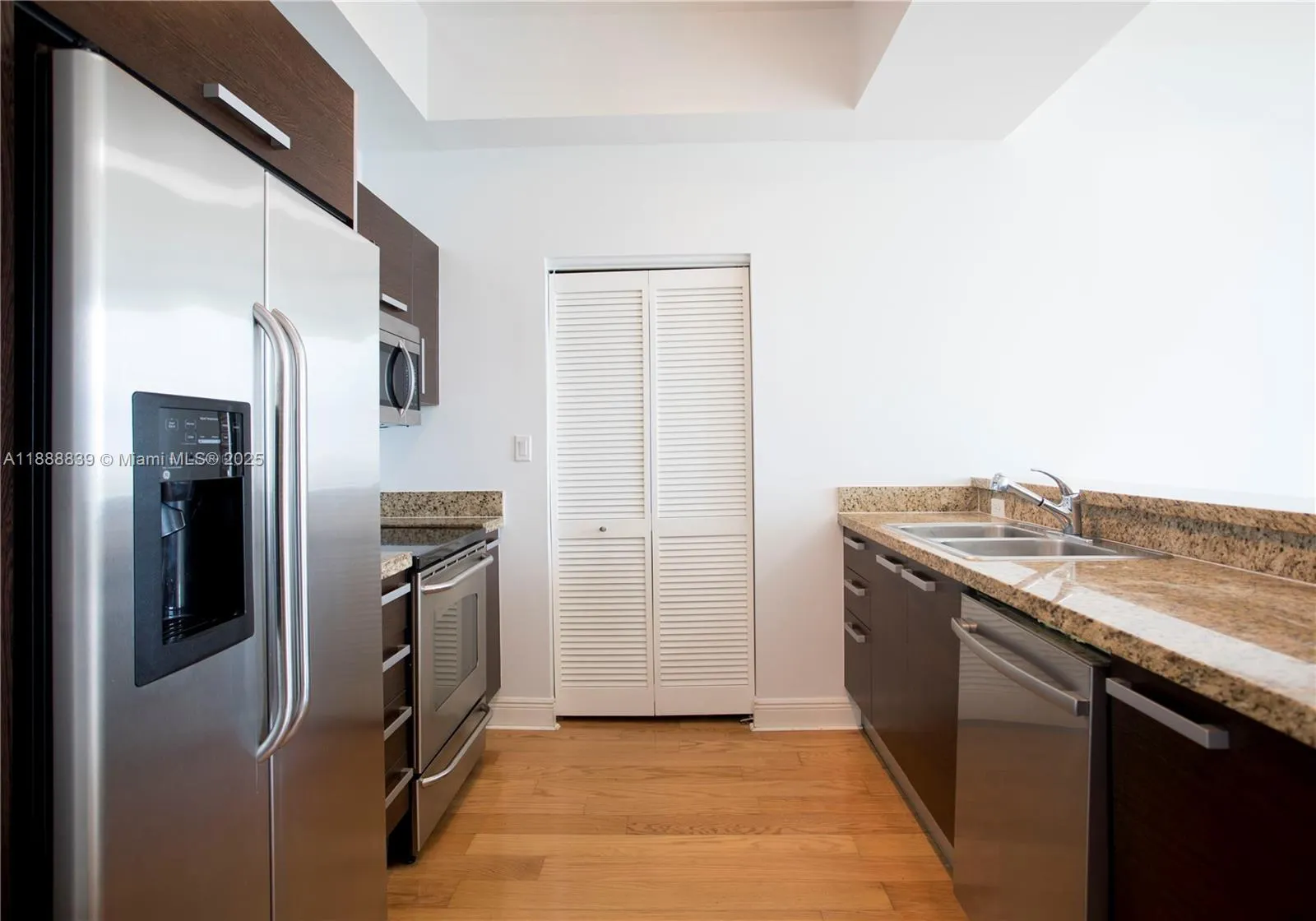 2525 SW 3rd Ave, #1106