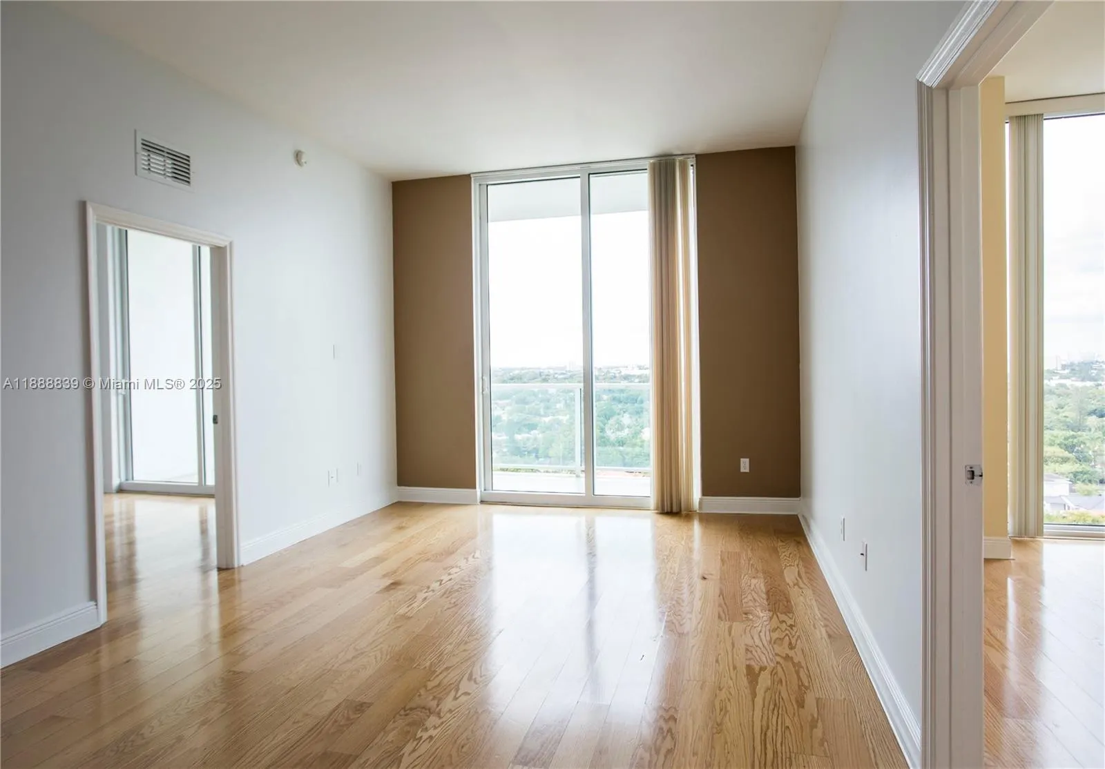 2525 SW 3rd Ave, #1106