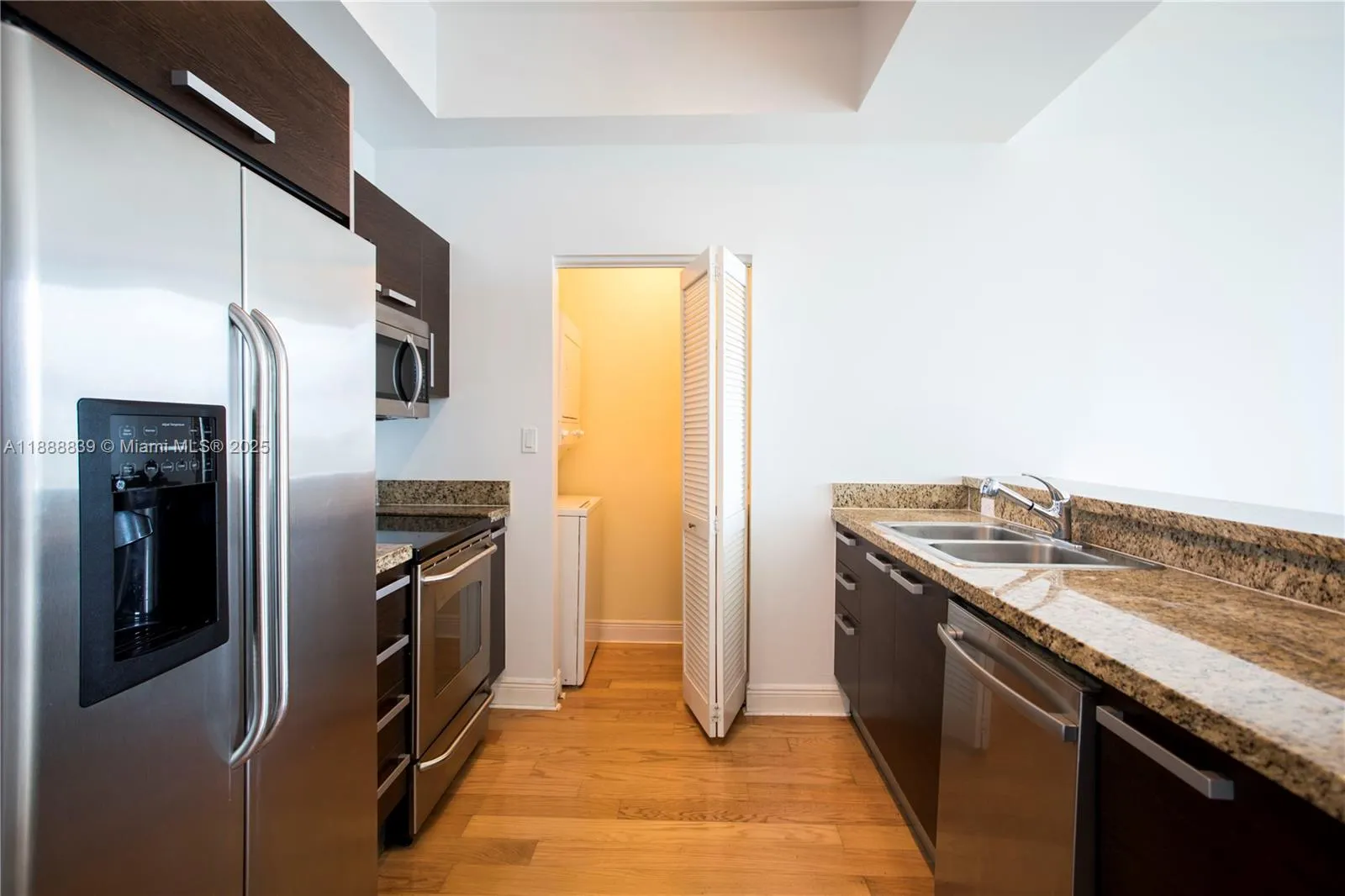 2525 SW 3rd Ave, #1106
