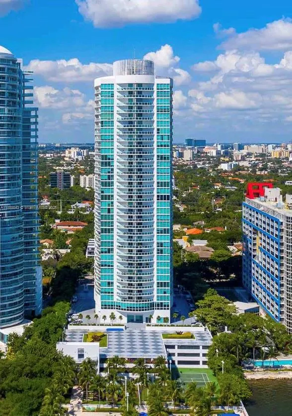 2101 BRICKELL AVENUE, #905