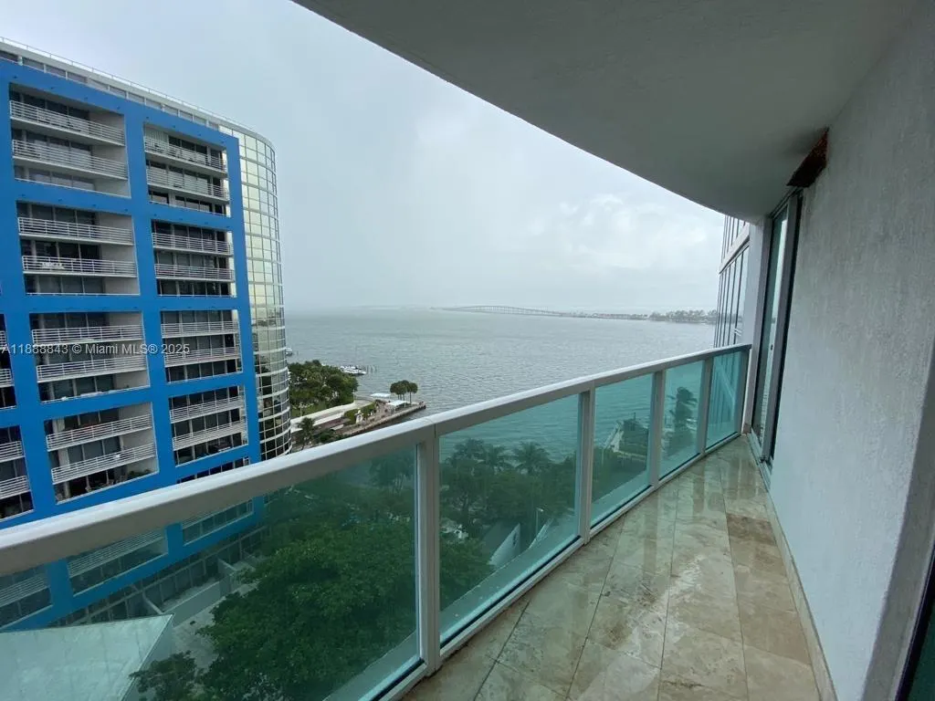 2101 BRICKELL AVENUE, #905