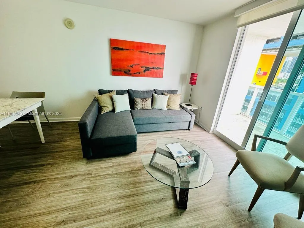 2101 BRICKELL AVENUE, #905