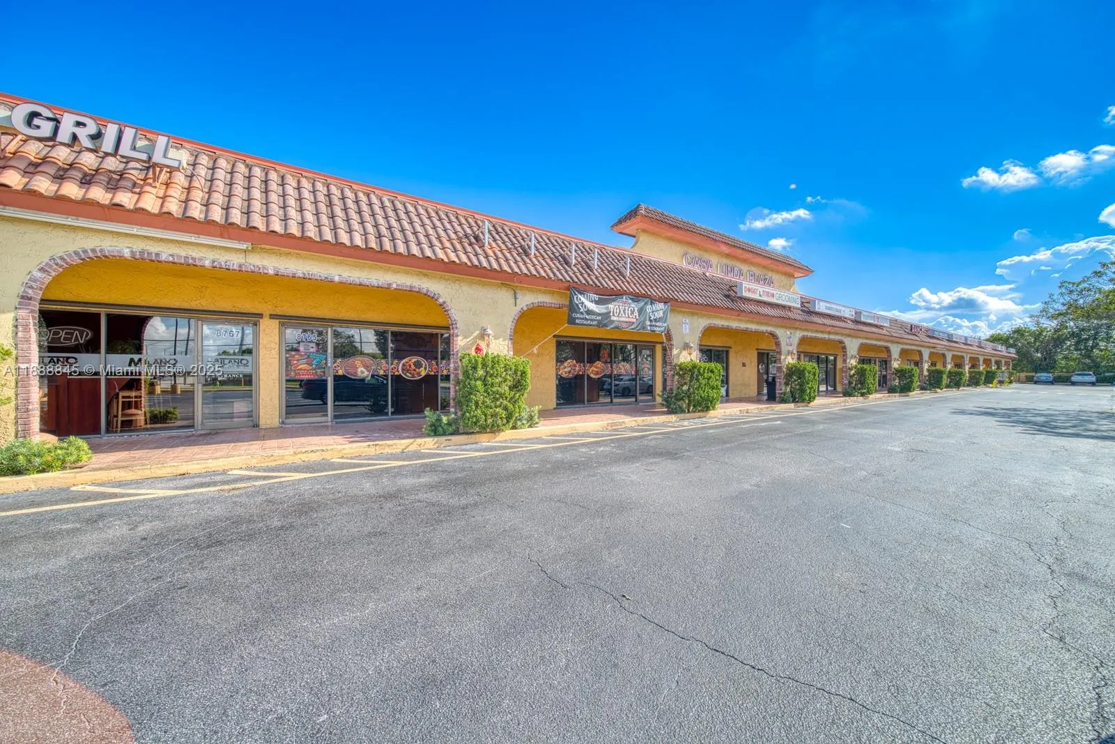 Restaurant and Bar For Sale in Coral Springs