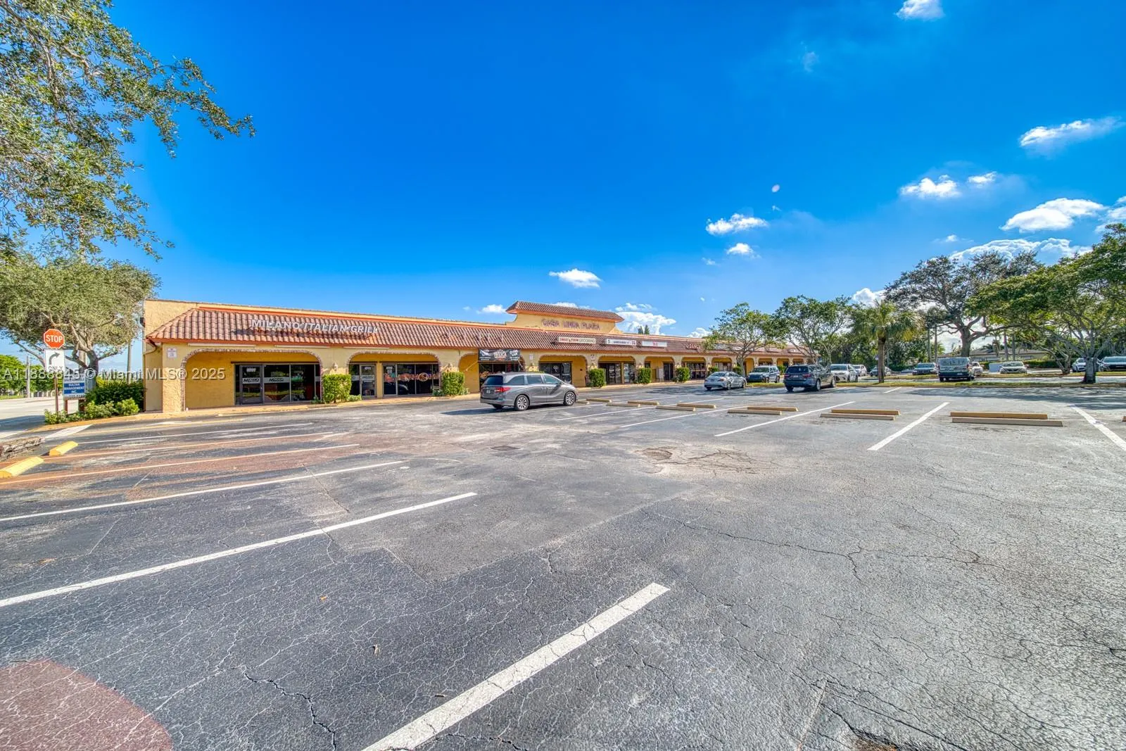 Restaurant and Bar For Sale in Coral Springs