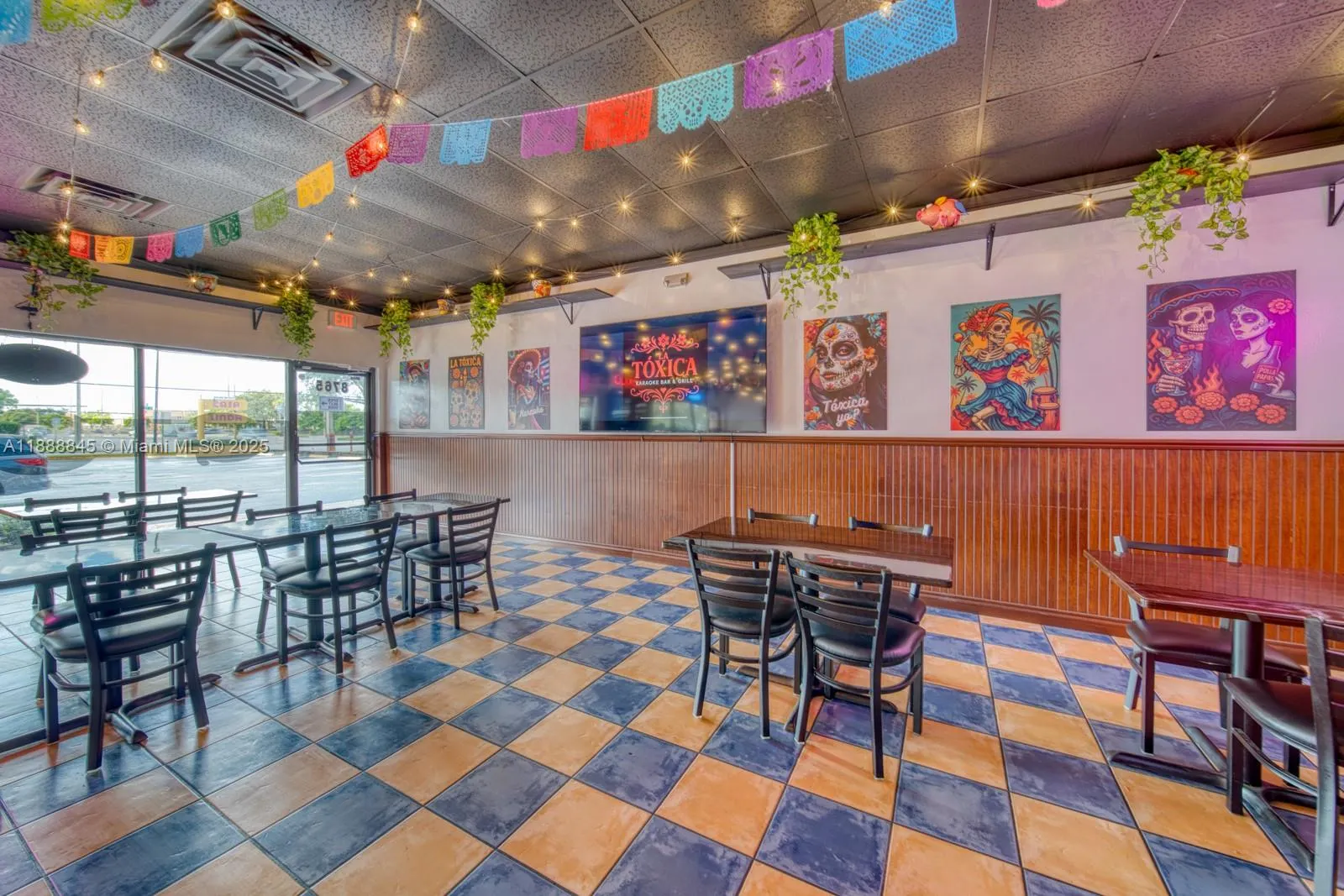 Restaurant and Bar For Sale in Coral Springs