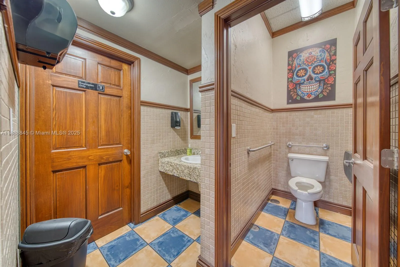 Restaurant and Bar For Sale in Coral Springs