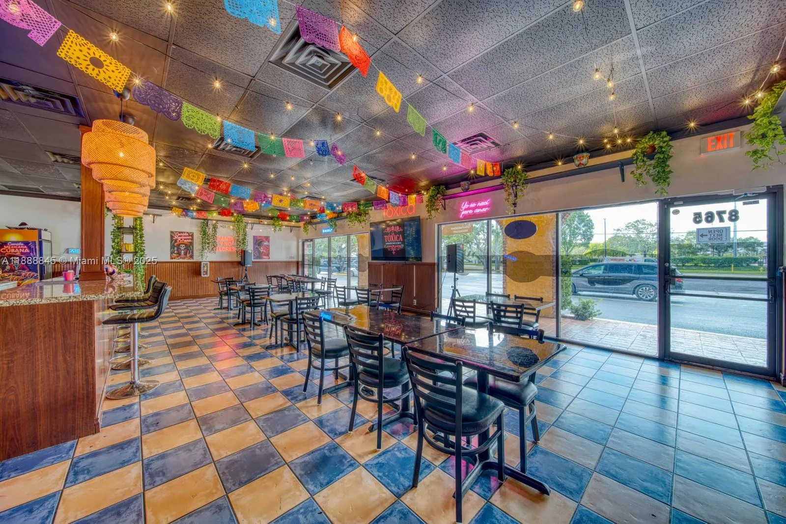 Restaurant and Bar For Sale in Coral Springs