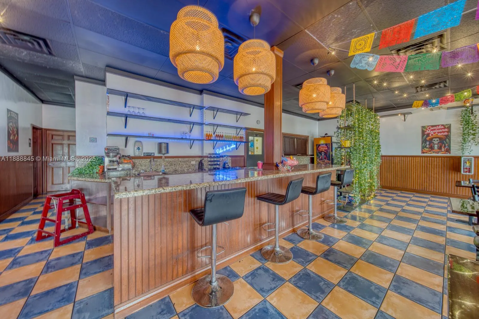 Restaurant and Bar For Sale in Coral Springs