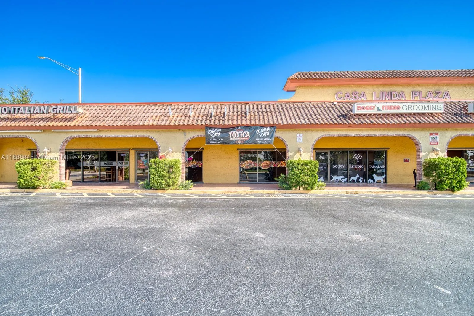 Restaurant and Bar For Sale in Coral Springs