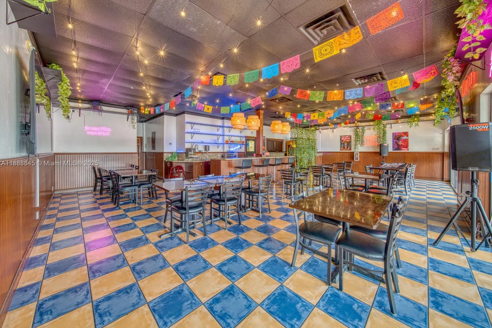 Restaurant and Bar For Sale in Coral Springs