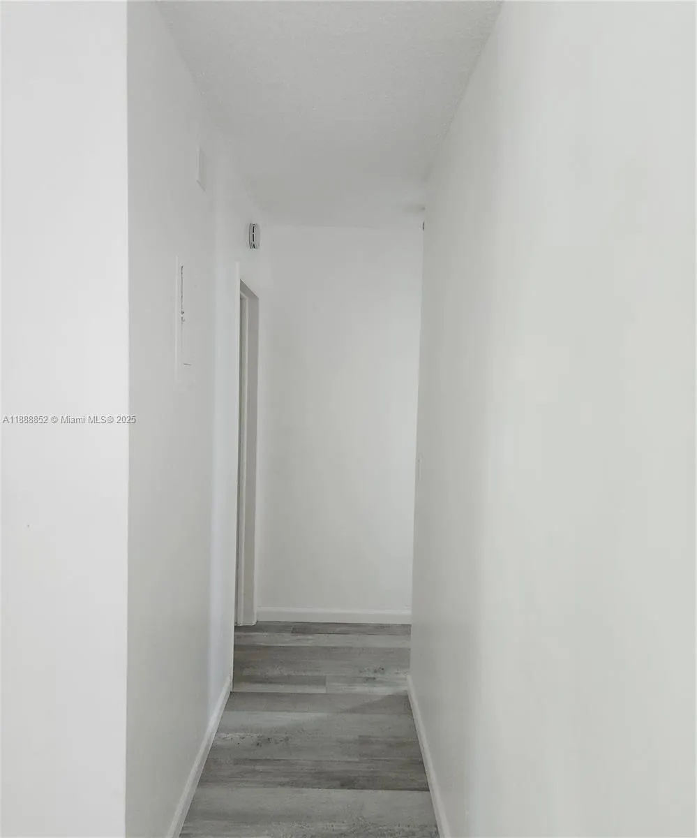 5400 Hollywood Blvd, #16