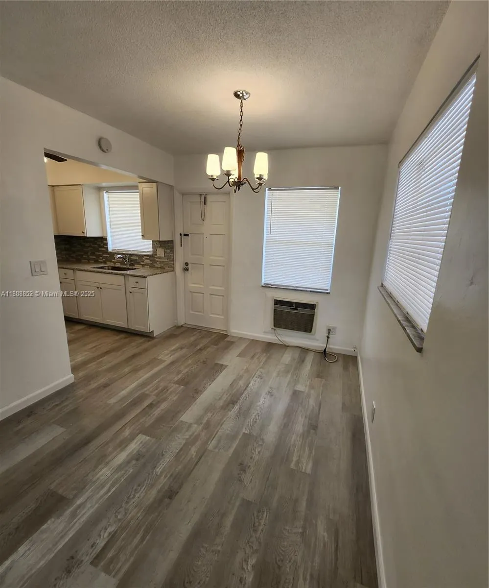 5400 Hollywood Blvd, #16