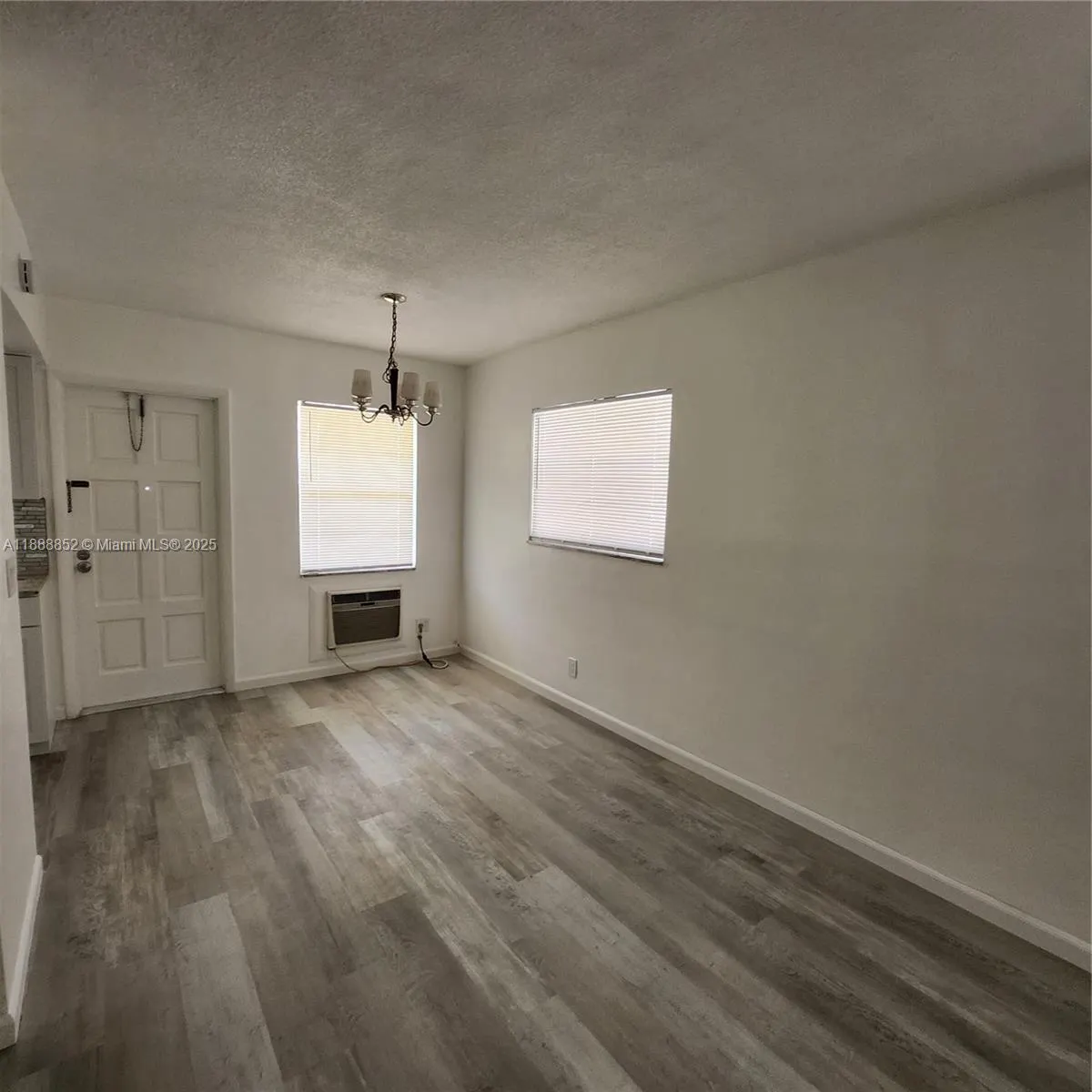 5400 Hollywood Blvd, #16