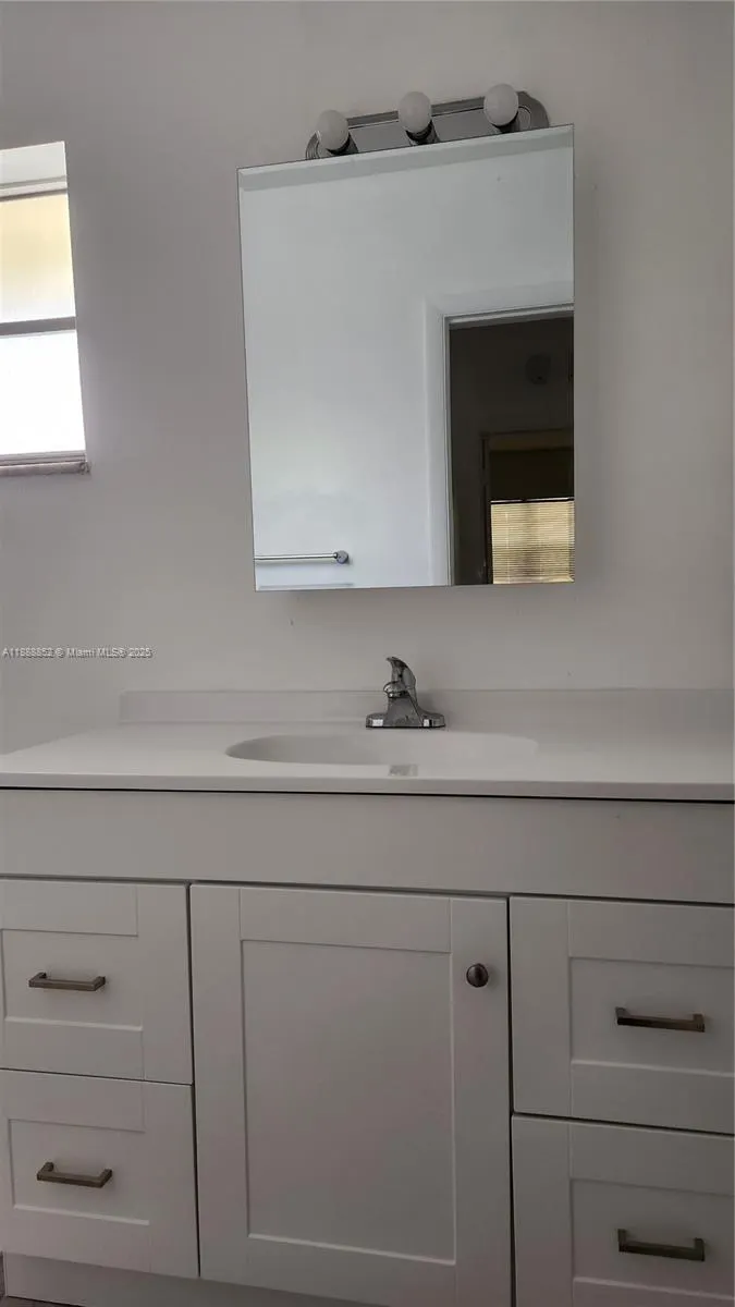 5400 Hollywood Blvd, #16